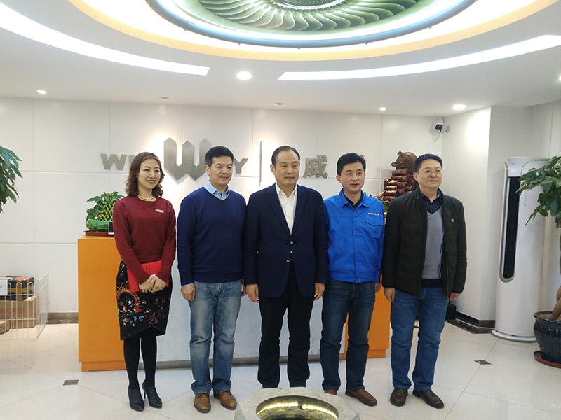 西安市政府領導蒞臨萬威帶來節(jié)日問候